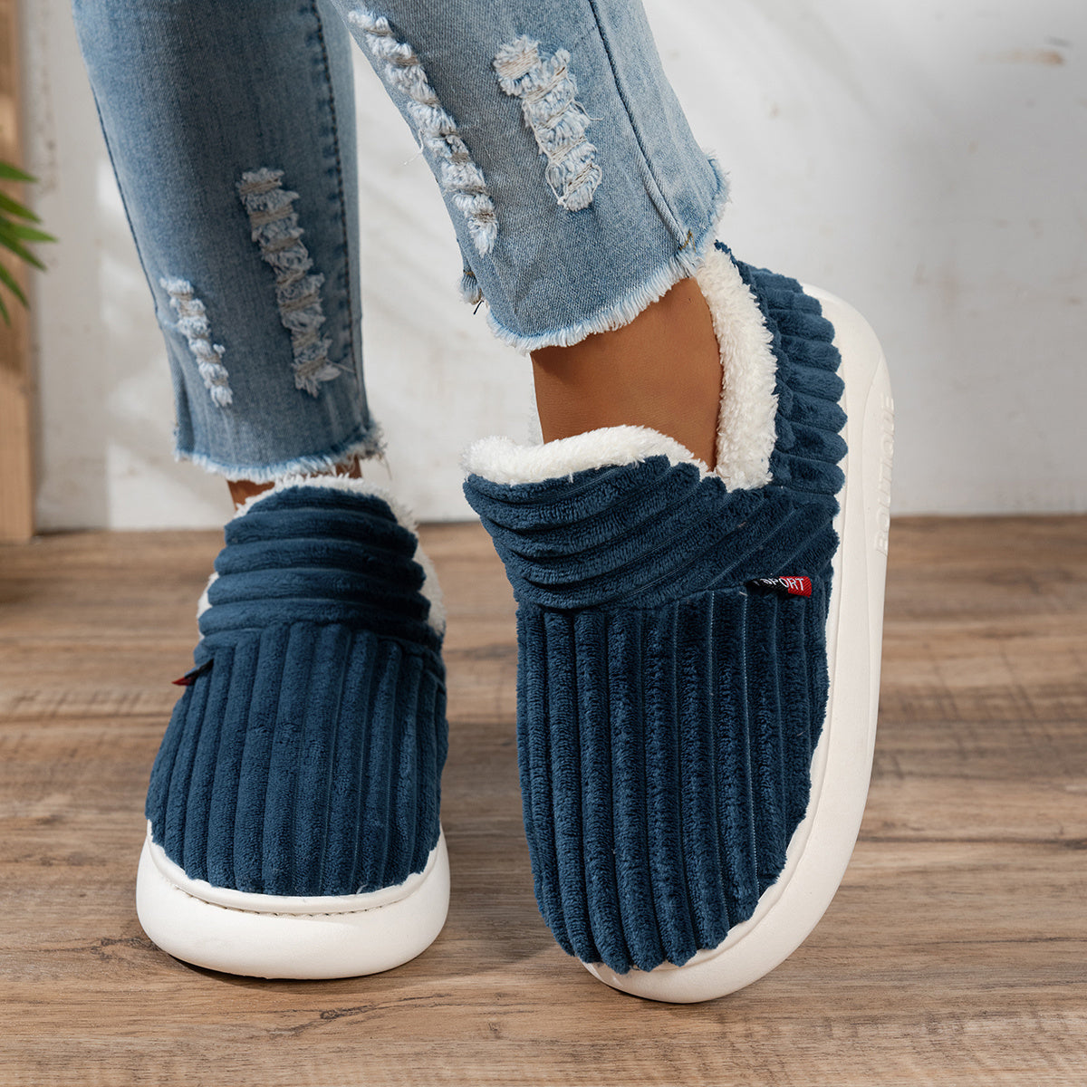 Mira | CozyStep Plush Slippers (Unisex)