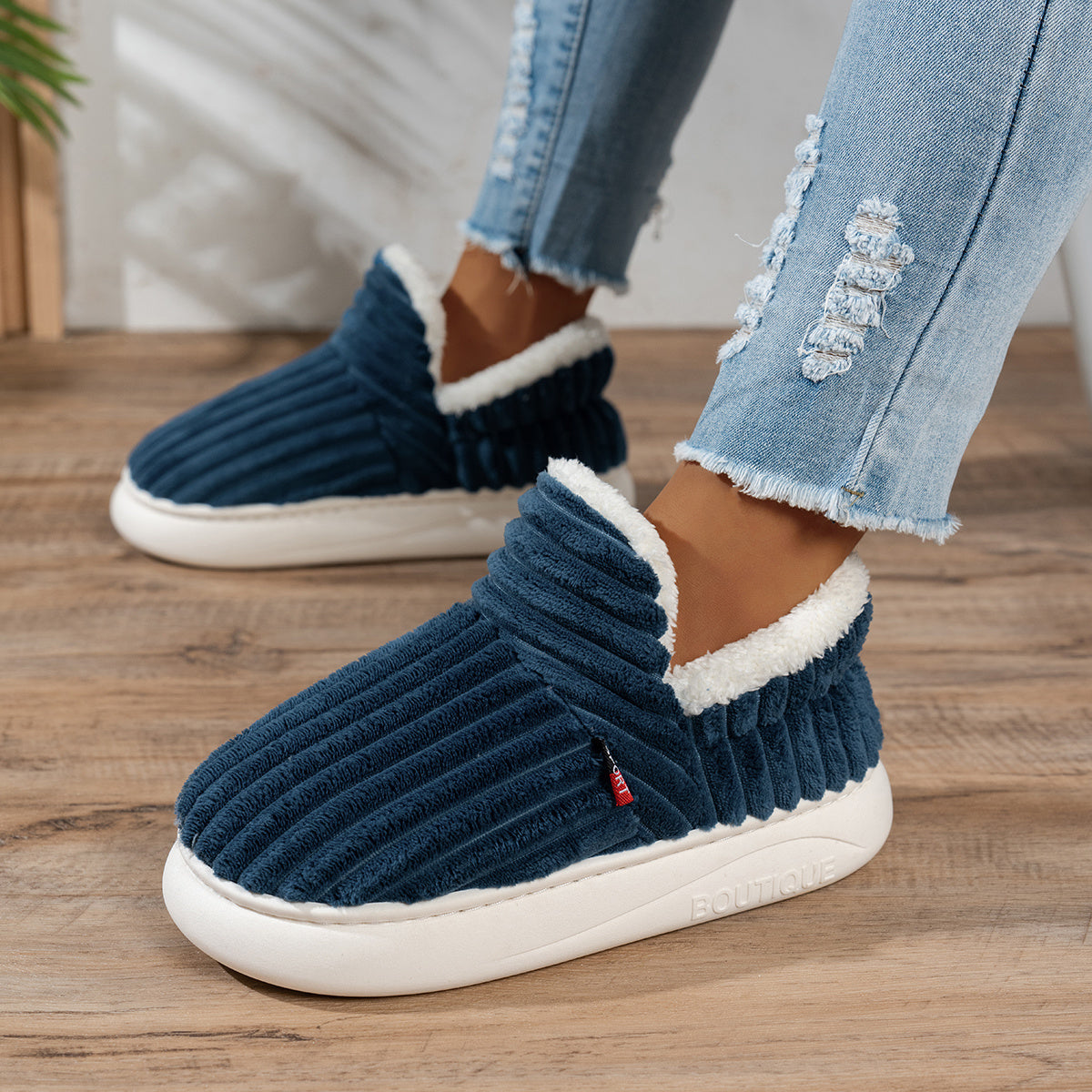 Mira | CozyStep Plush Slippers (Unisex)